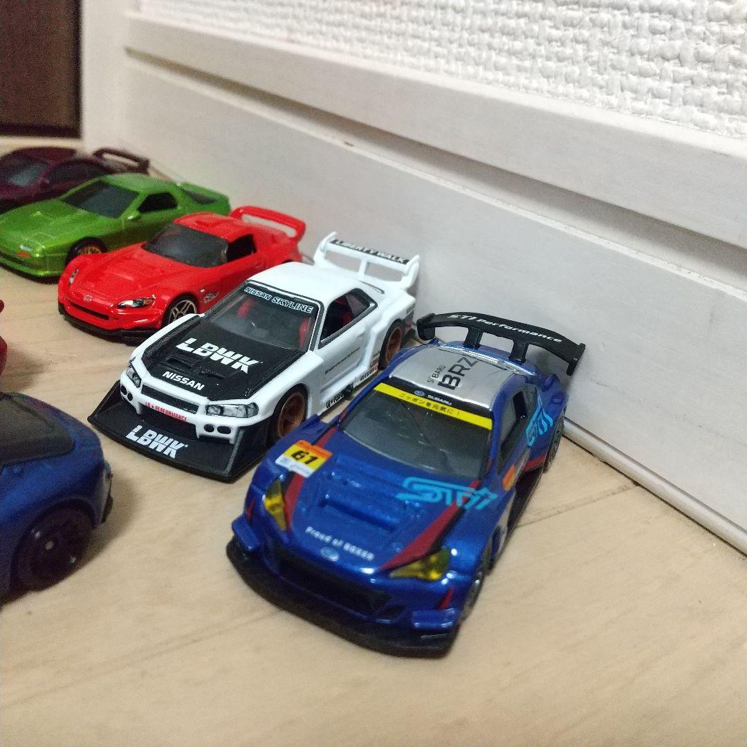 ミニカー9台セット、トミカ、ホットウィール等。