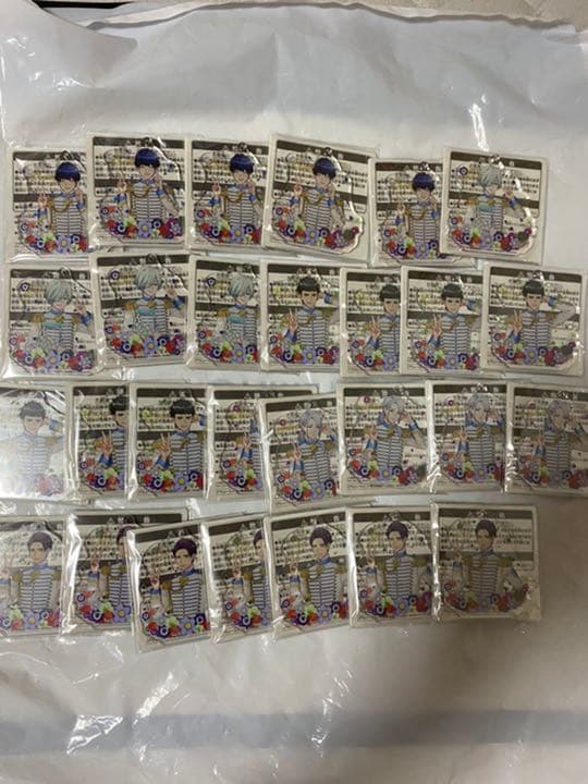A3 スペシャルアクリルキーホルダー　１つ555円