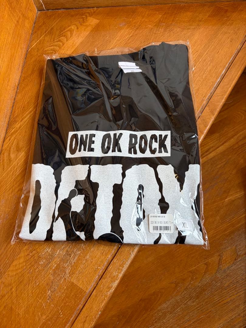 ONE OK ROCK　DETOX Tシャツ　白黒2枚セット【XL】
