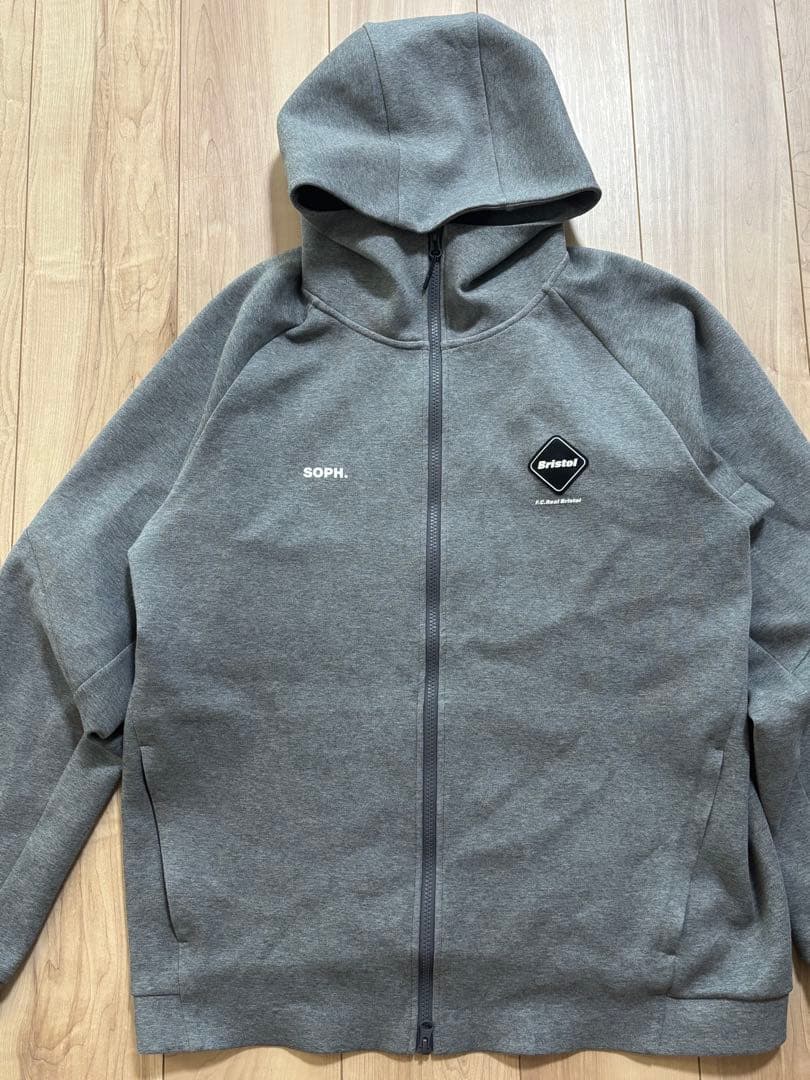 FCRB 25 A/W TECK SWET セットアップ