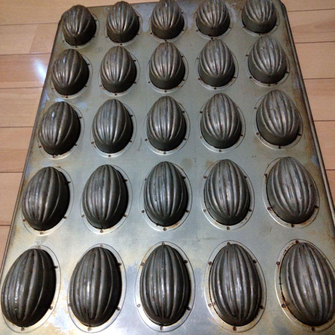 アーモンドケーキ型（25個取り）シリコン加工／千代田金属製