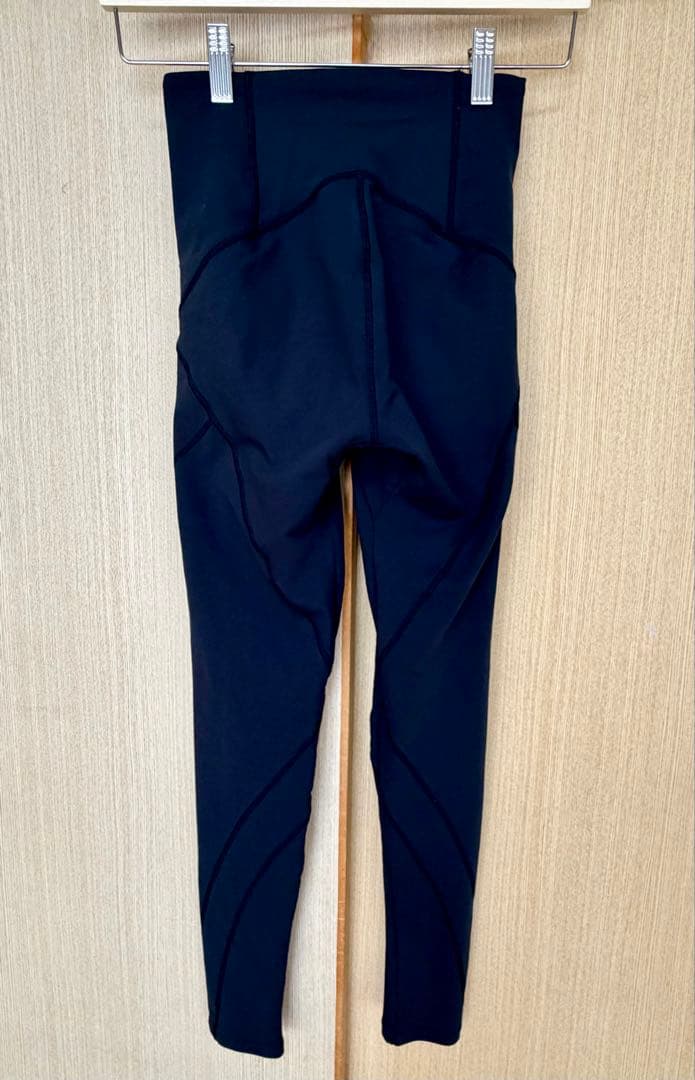 上下セットRintosull パーフェクトフォーム　トップス　ボトムスM