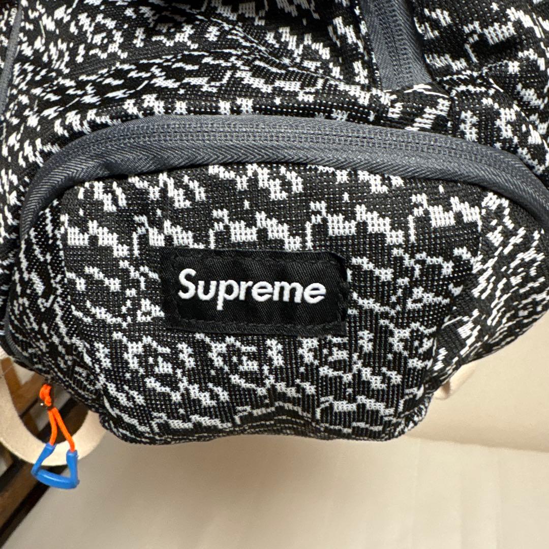 Supreme パターン入りリュック