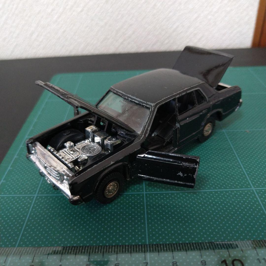 ヨネザワトイズ ミニカー ニュークラウン ロイヤルサルーン