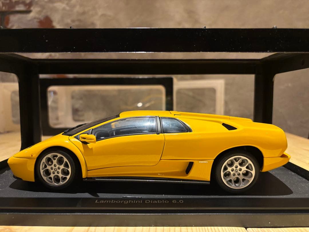 オートアート ミレニアム 1/18 ランボルギーニ ディアブロ 6.0