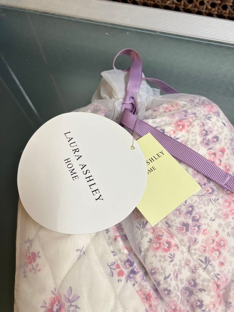 LAURA ASHLEYセット　クッション・ベスト・スカート・寝袋