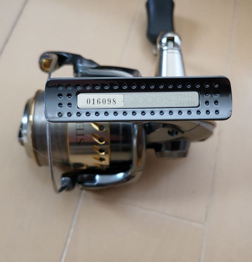 シマノ 04 ステラ 2000S スピニングリール　美品