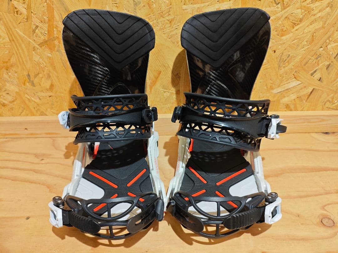 Salomon Quantumカーボン製スノーボード ビンディング M