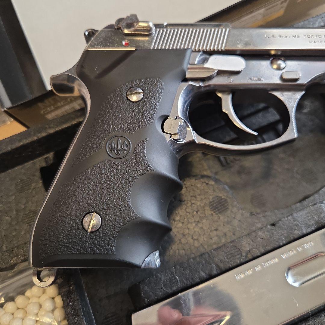 東京マルイM92F クロームステンレスモデル