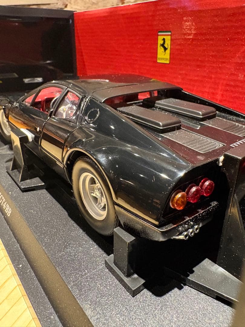絶版京商 1/18フェラーリ365GT4/BB ブラック　外箱難あり
