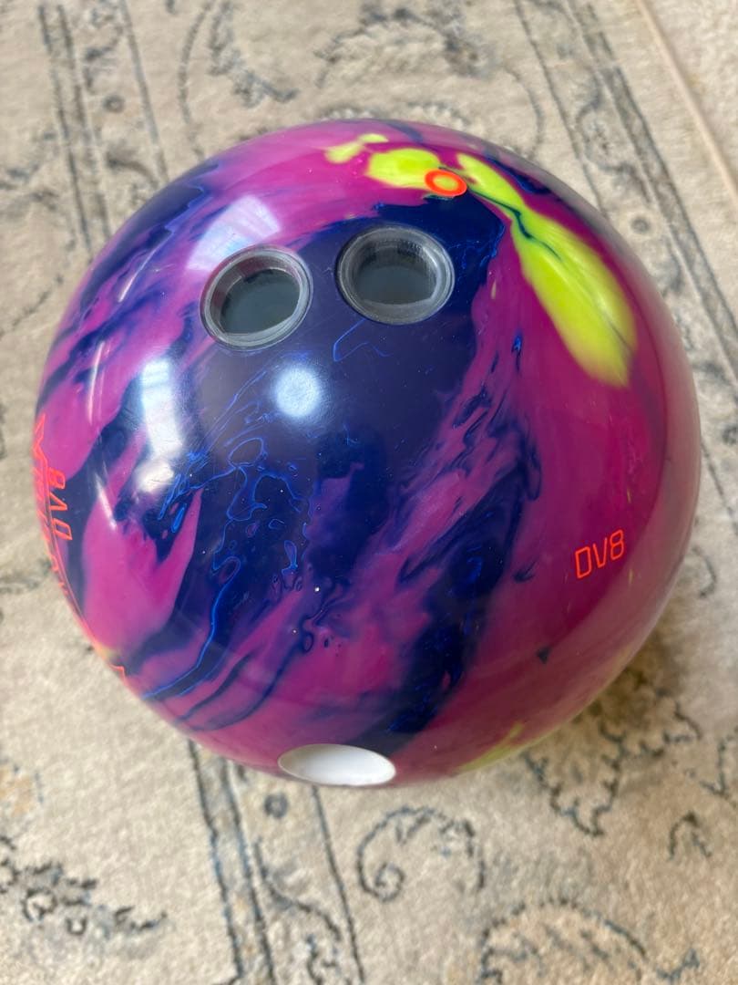 DV8 HECKLER ボウリングボール　　15ポンド　超美品❗️