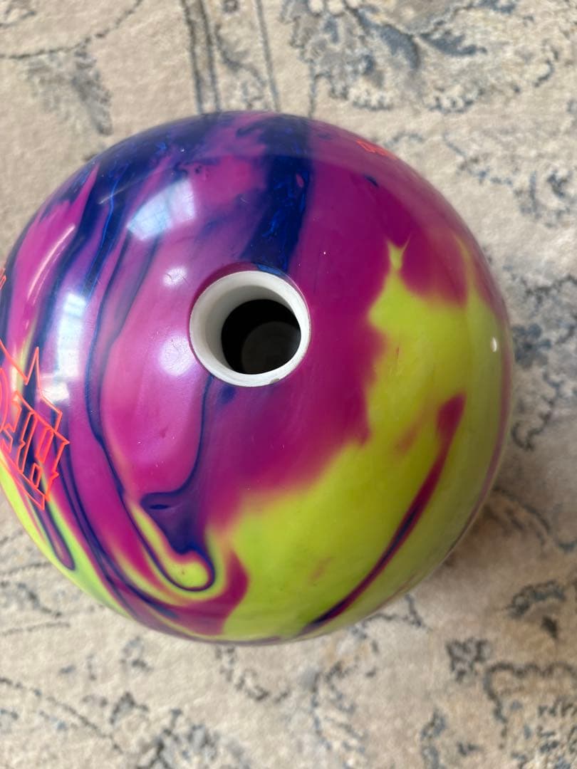 DV8 HECKLER ボウリングボール　　15ポンド　超美品❗️