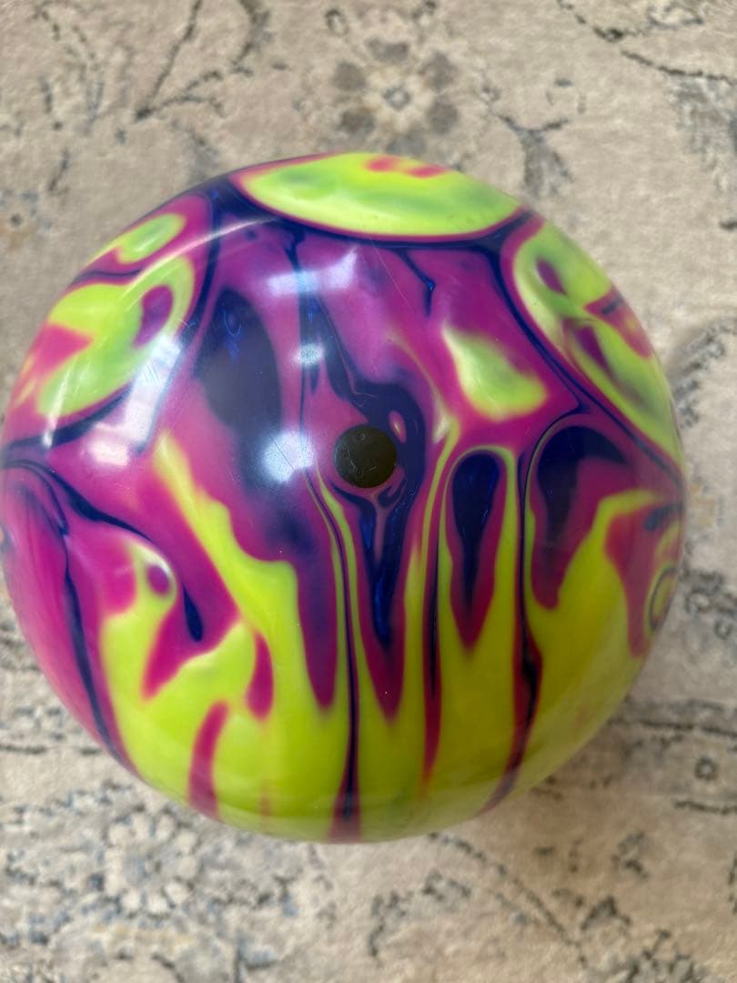 DV8 HECKLER ボウリングボール　　15ポンド　超美品❗️