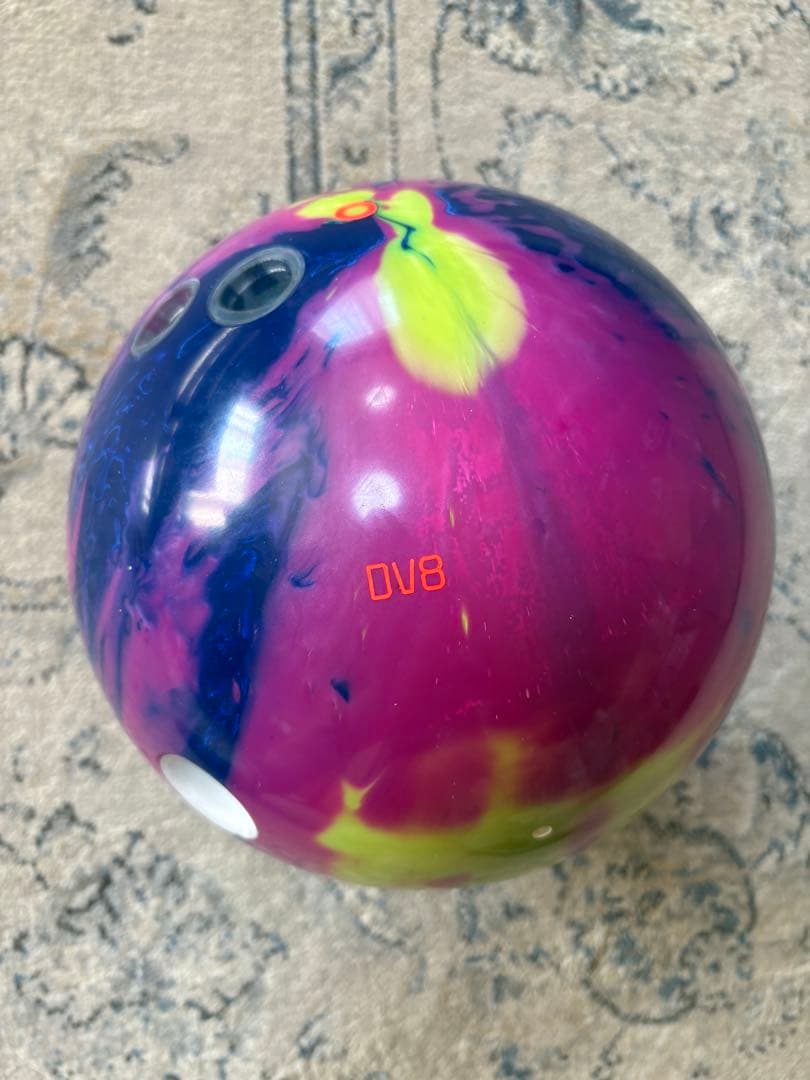 DV8 HECKLER ボウリングボール　　15ポンド　超美品❗️