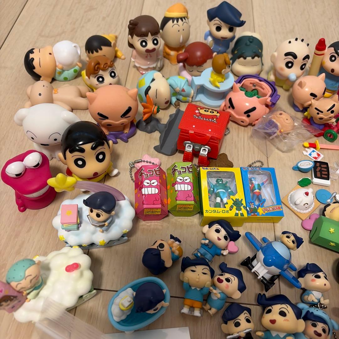 クレヨンしんちゃん　フィギュア　ガチャガチャ　プライズ 100点以上まとめうり