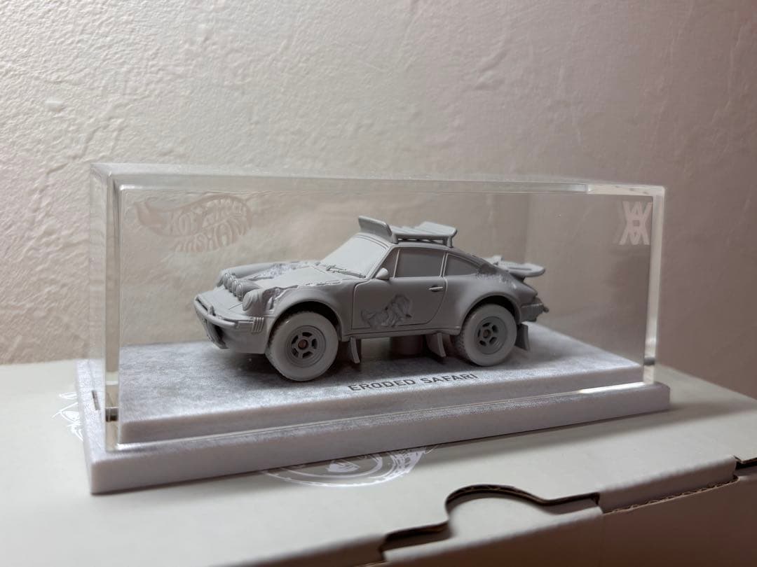ホットウィール ポルシェ911 Daniel Arsham Lap4