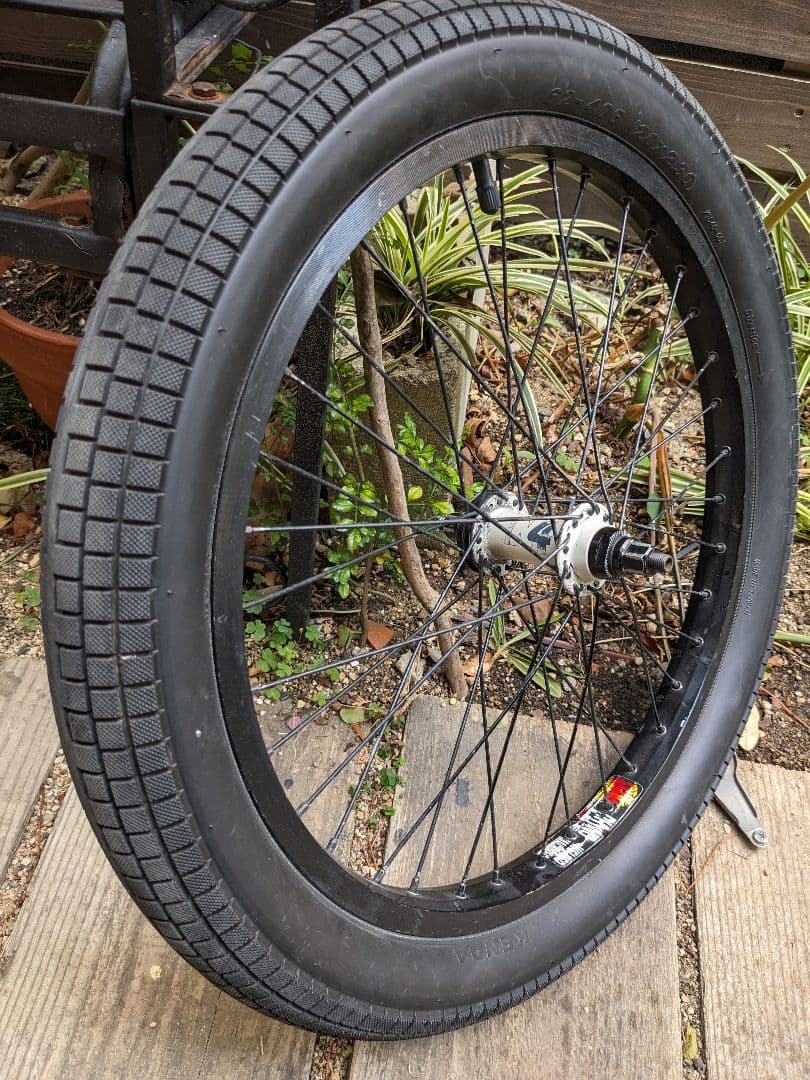 BMX F- 2.30 タイヤ＆ホイール