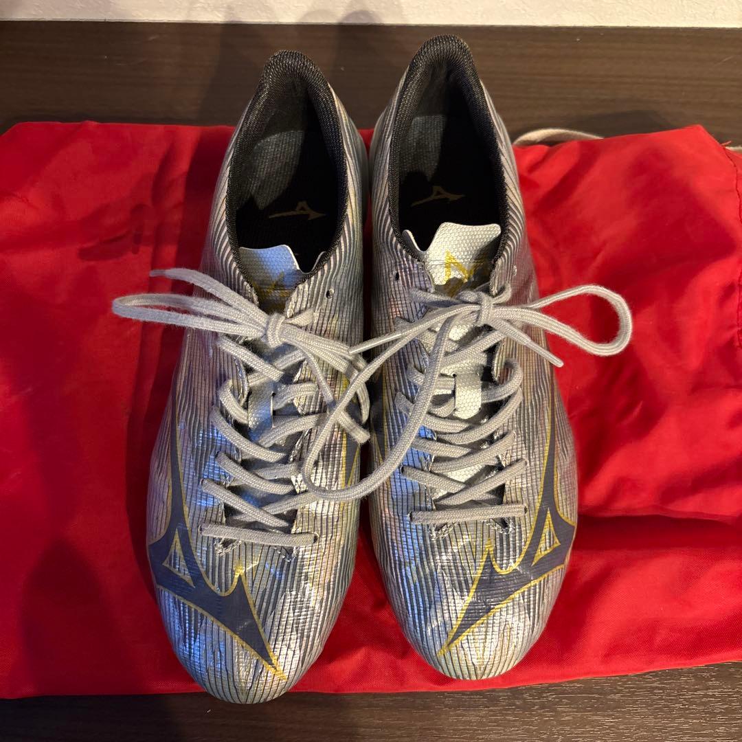 美品　mizuno アルファ2 プロ　24.5cm サッカースパイク　シルバー