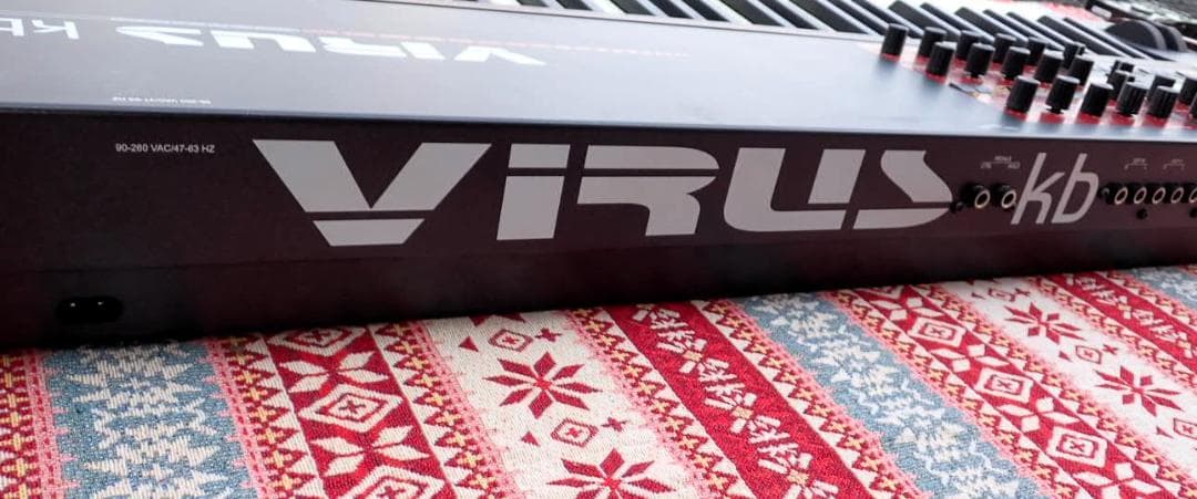hxm250#Access Virus KB シンセサイザー 通電確認済み 現状