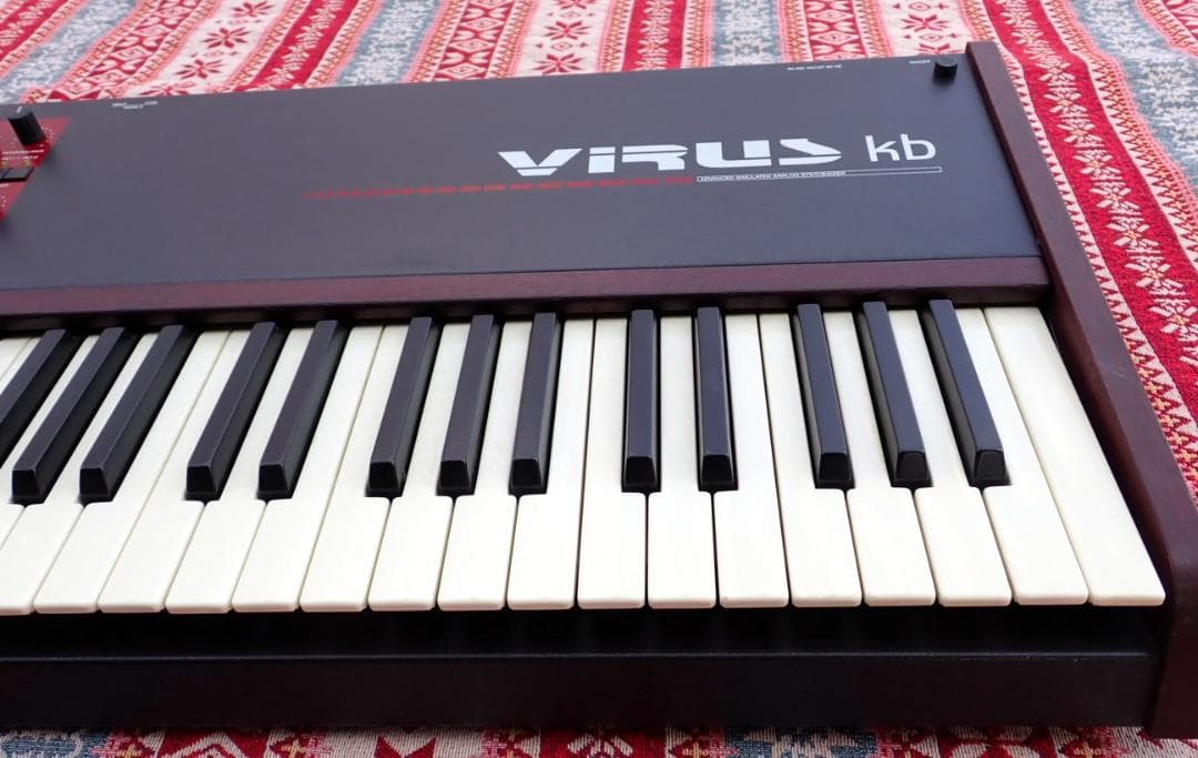 hxm250#Access Virus KB シンセサイザー 通電確認済み 現状