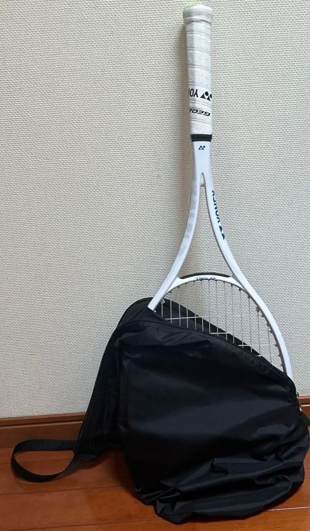 YONEX GEOBREAK 50S ホワイトカラー　ガット　エッジガード付き