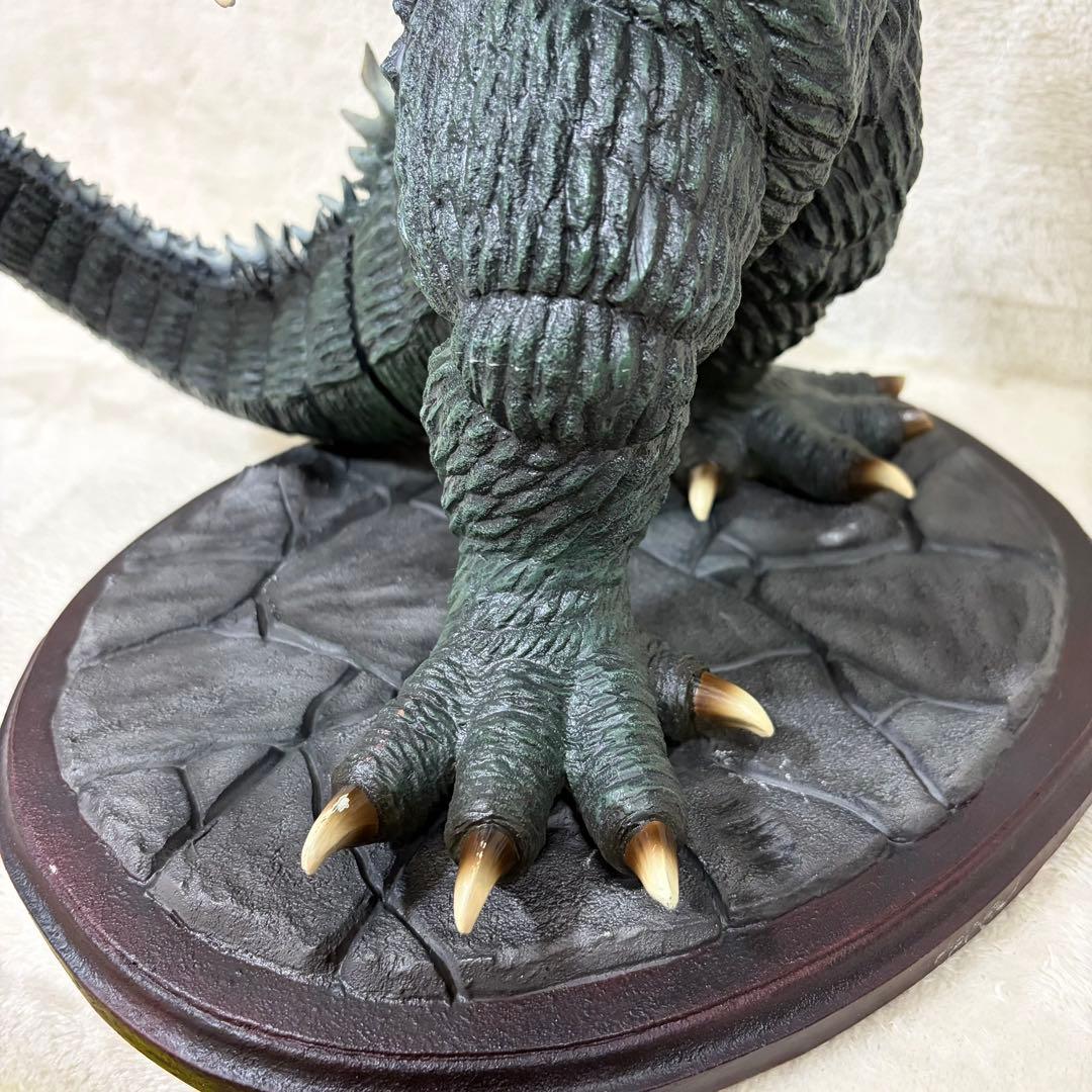 限定300体 東宝怪獣シリーズ 巨大リアルフィギュア ゴジラ 約30cm 箱付