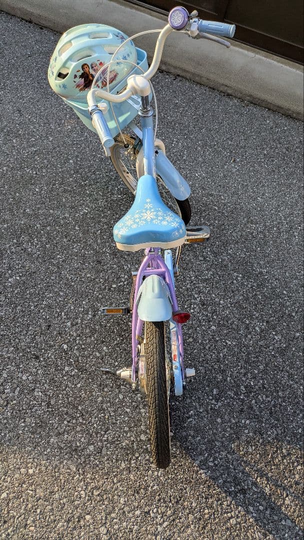♡♡　子供用自転車　18インチ　アナと雪の女王　ヘルメット着き　室内保管
