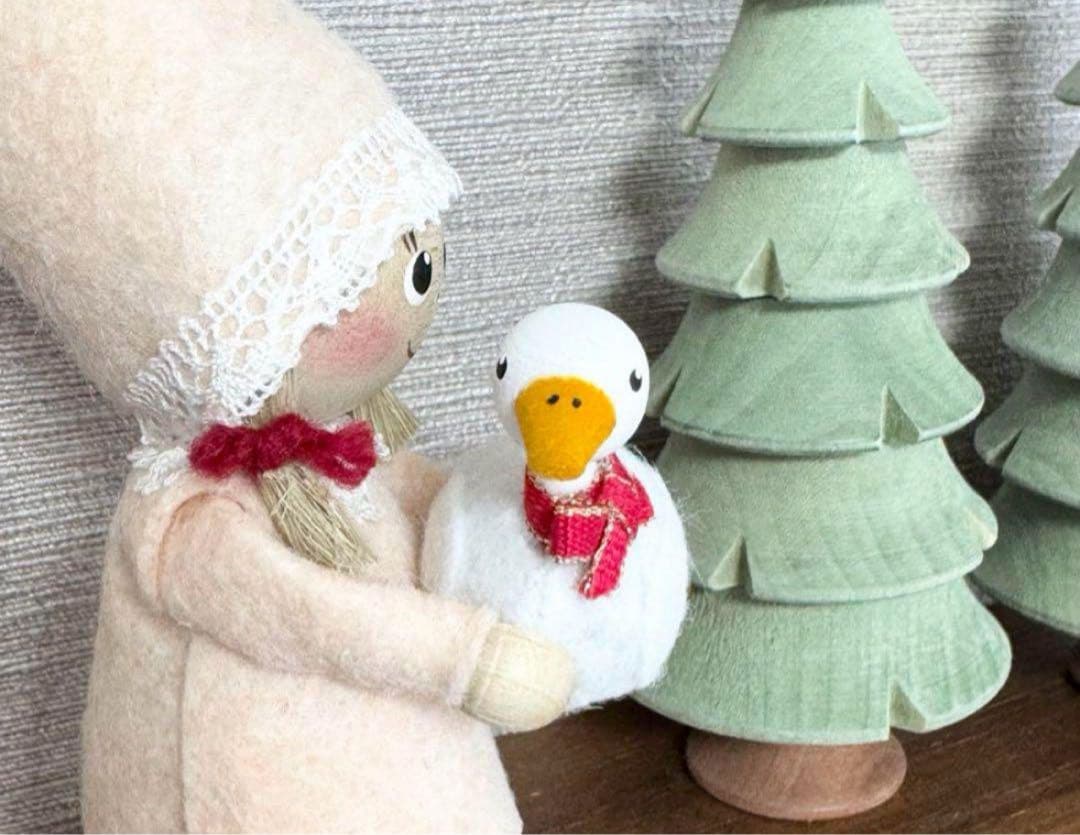 ノルディカニッセ 高島屋限定 アヒルと一緒の女の子 ピンク