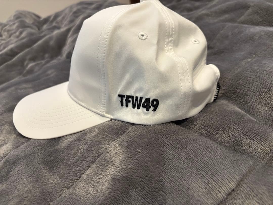 FW49 ホワイトキャップ 　新品未使用