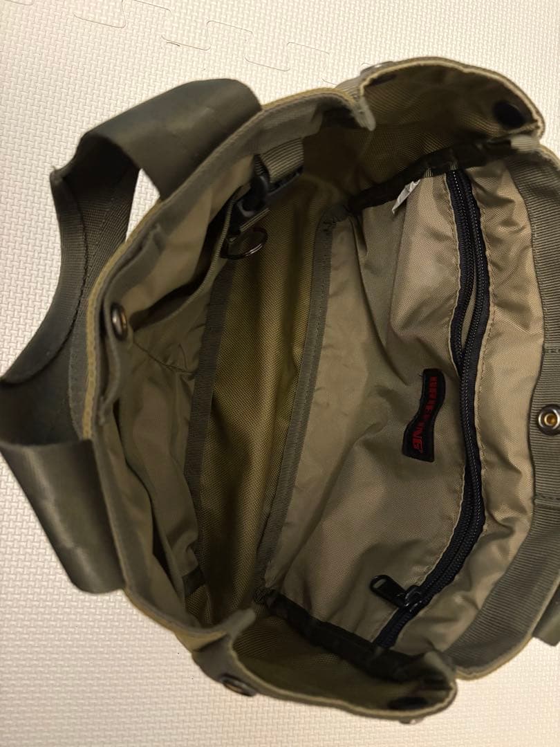 BRIEFING KHAKI ラウンドバッグ