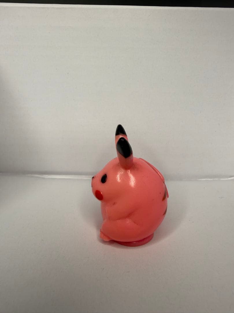 ピカチュウ フィギュア ピンク