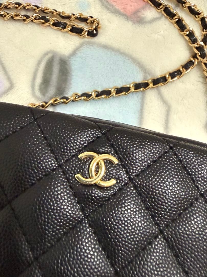 CHANEL レザーショルダーバッグ　ノベルティ