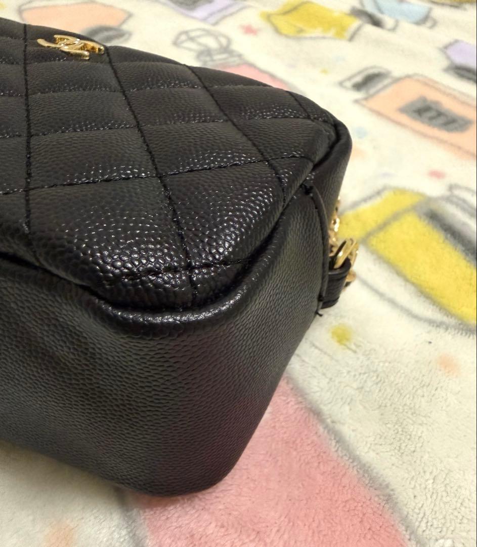 CHANEL レザーショルダーバッグ　ノベルティ