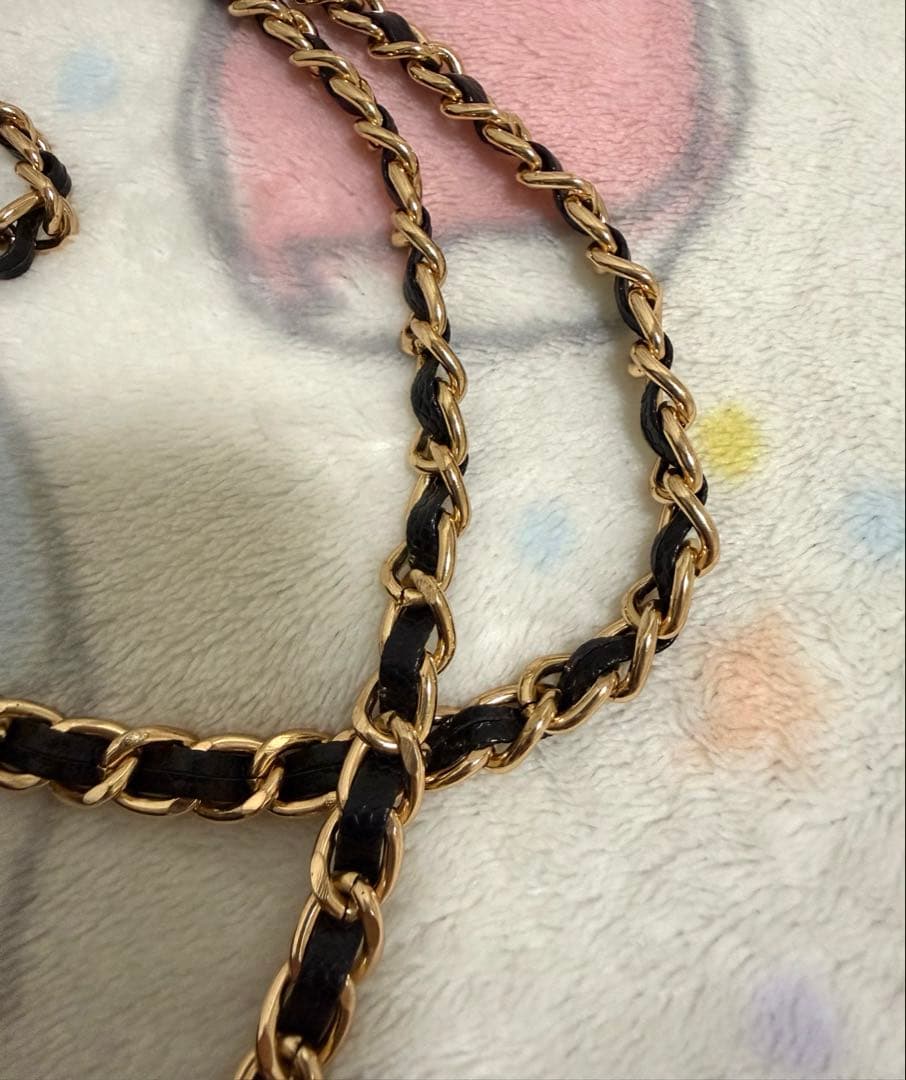 CHANEL レザーショルダーバッグ　ノベルティ