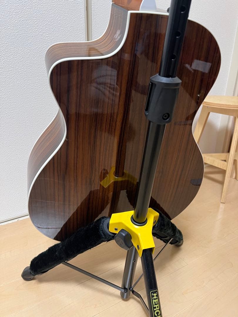 Taylor アコースティックギター ハードケース付き