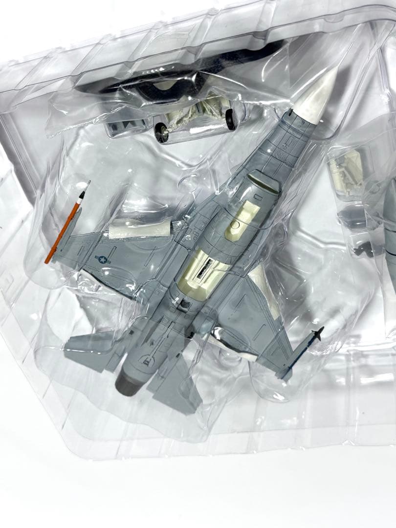 ホビーマスター 1/72 F-16B TOP GUN HA38017