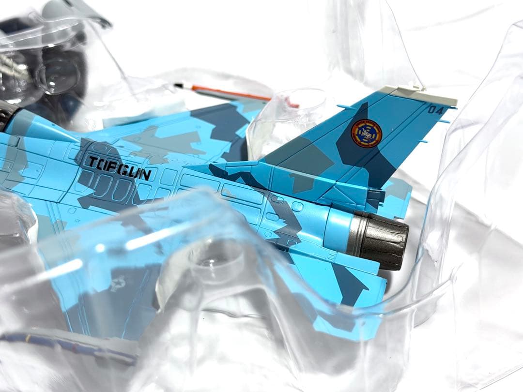 ホビーマスター 1/72 F-16B TOP GUN HA38017