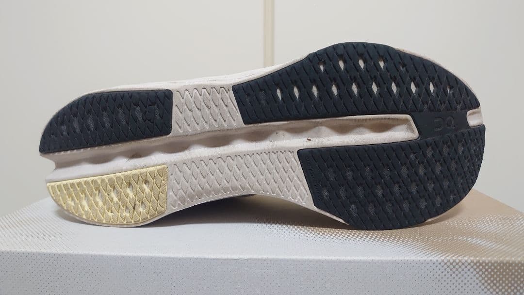 【期間限定値下げ中】On Cloudserfer Next (26.5cm)