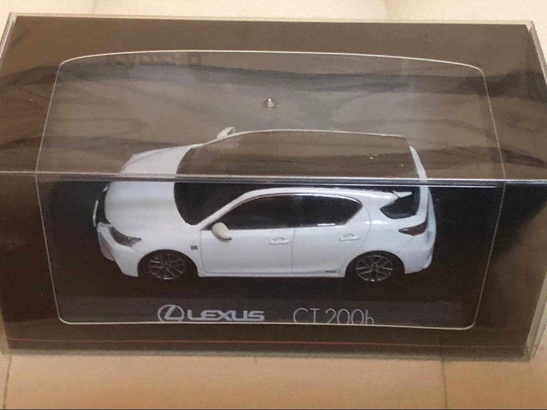 京商　Lexus CT200h Fスポーツ ミニカー 1/43