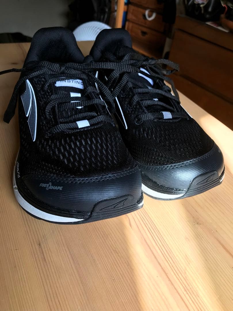 未使用　良品　altra instinct 4 メンズ25.0cm us7