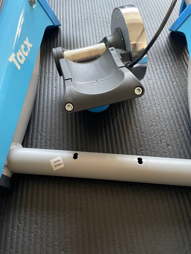 TACX 『Satori Smart』　ローラー台　ライトブルー