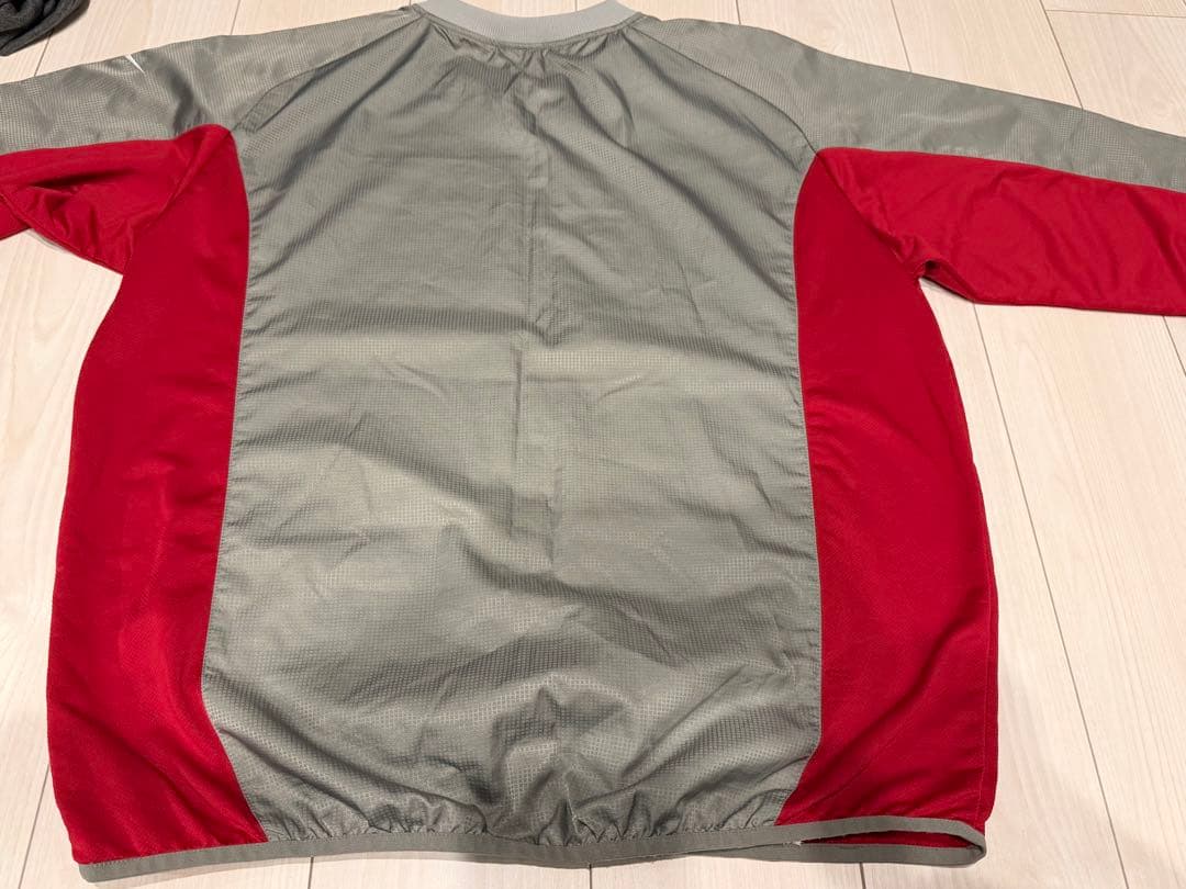 NIKE ナイキ　トップス