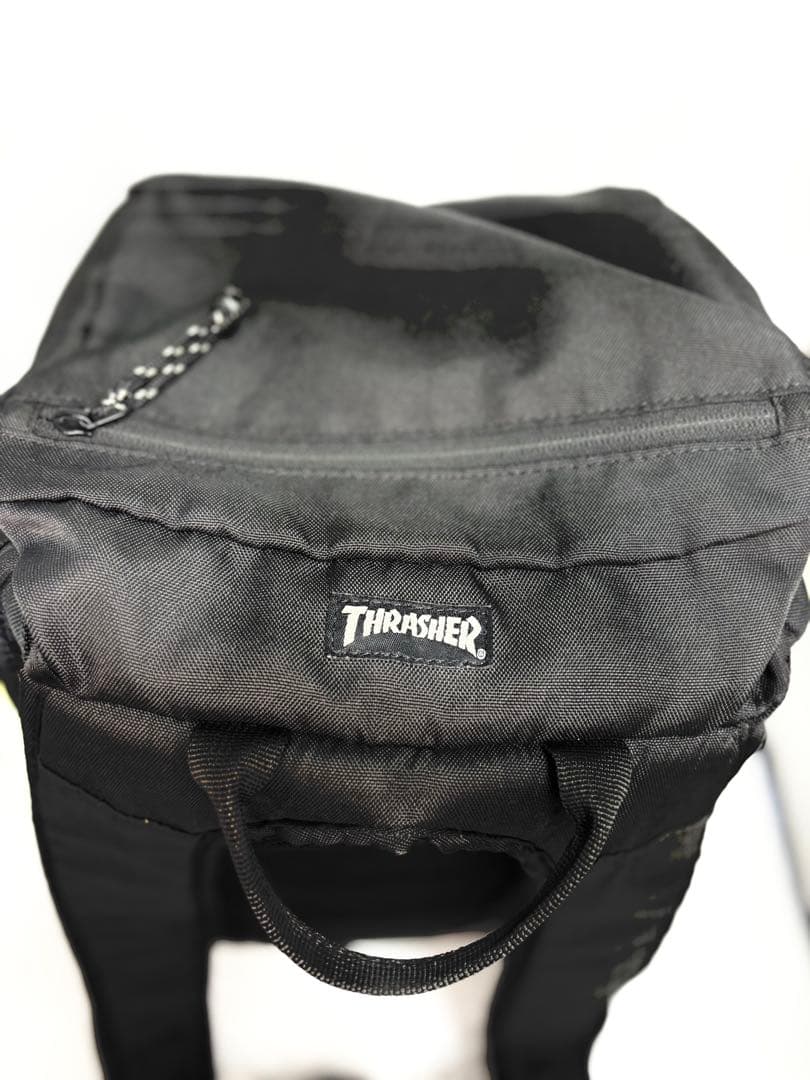 【美品】THRASHER バックパック ボードストラップ付 黒 リュック 完売品