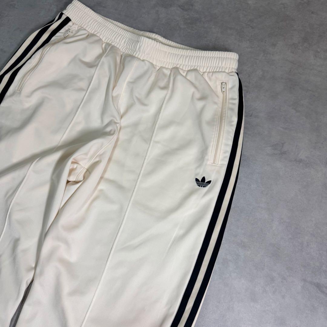 adidas トラックパンツ ベッケンバウアー ジェンダーニュートラル ベージュ