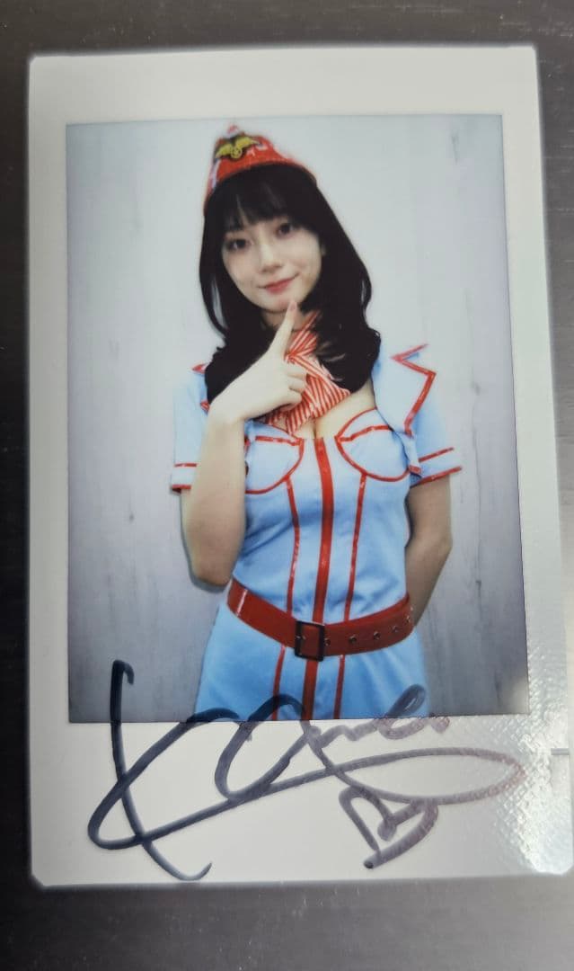 瀬戸環奈さん　サイン入り生写真&チェキ