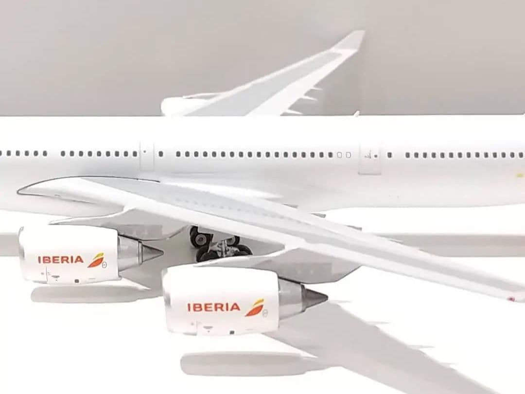 航空機・ヘリコプター Iberia Airbus A340-600 1/400