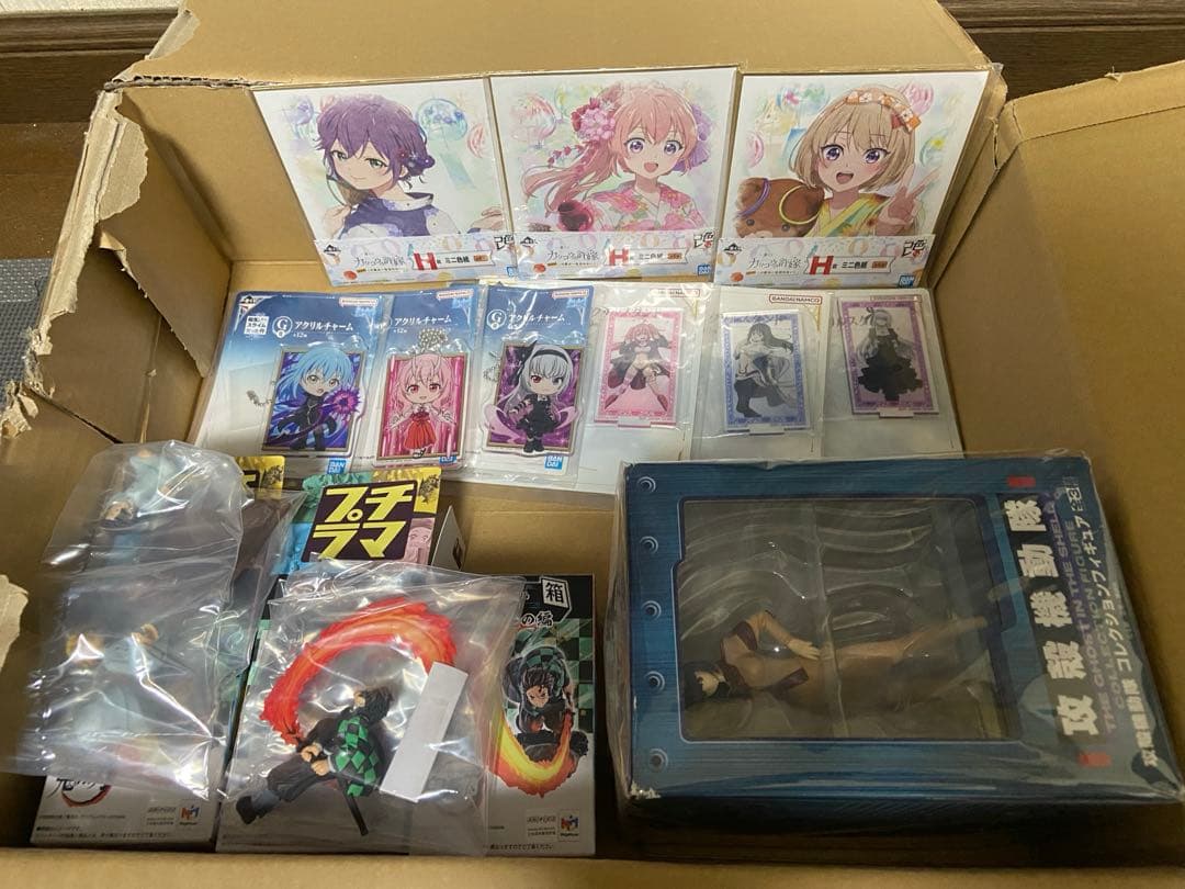 フィギュア 缶バッジ まとめ ウマ娘 ガンダム 鬼滅 YouTuber 等 色々