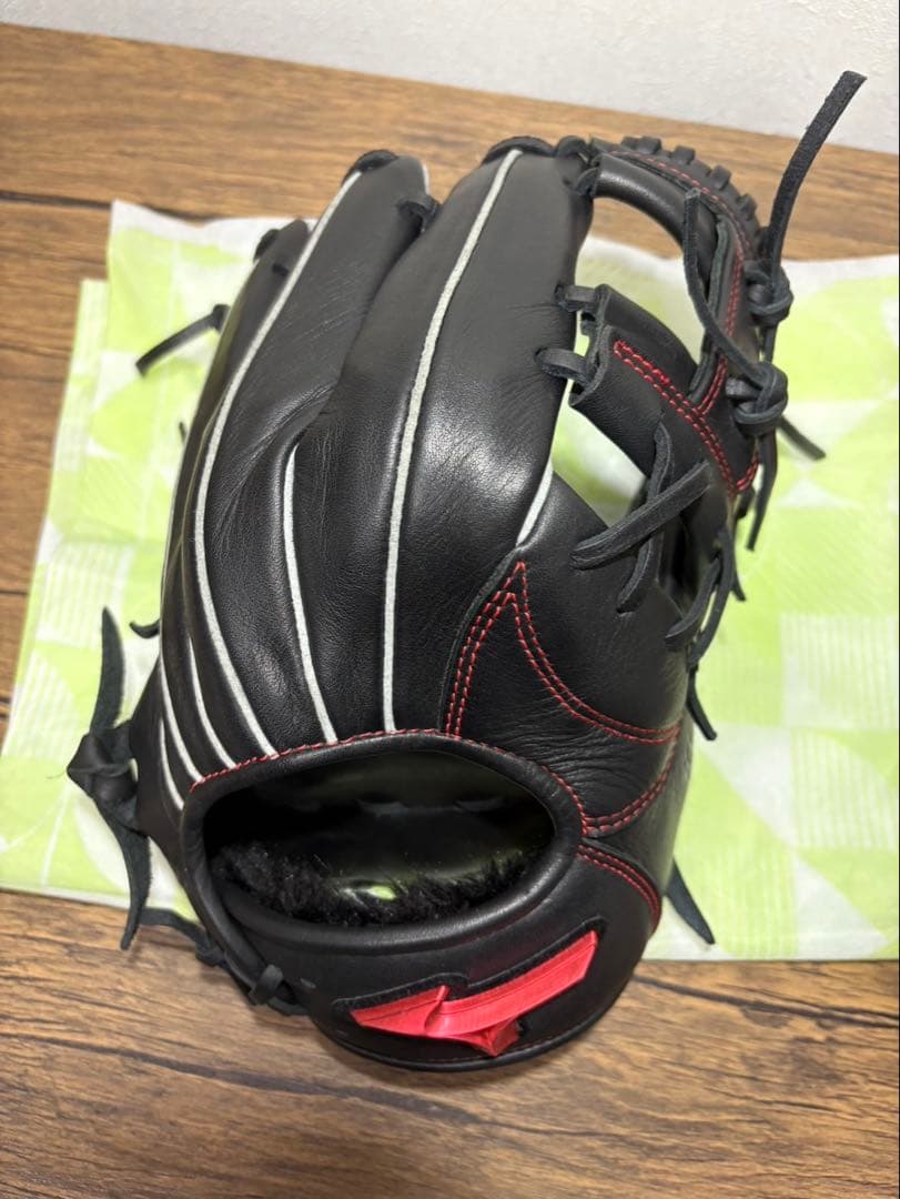 Mizuno 軟式グローブ ブラック/レッド　湯もみ型付け済み！即戦力