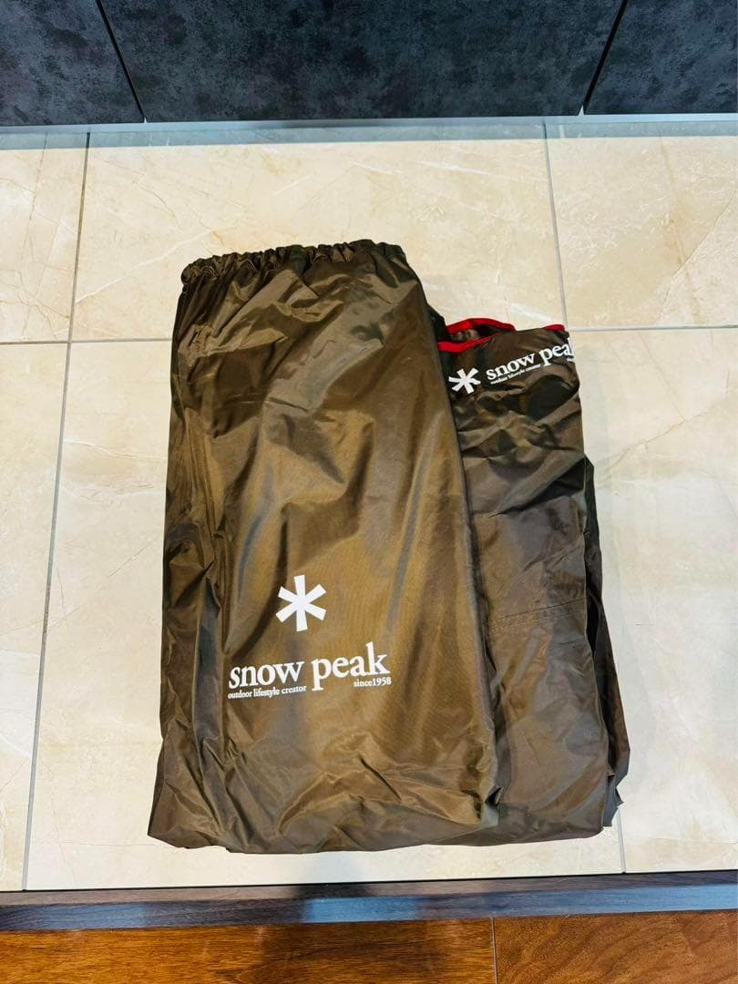 【ほぼ新品】 peak ラウンジシェル &フロアマット