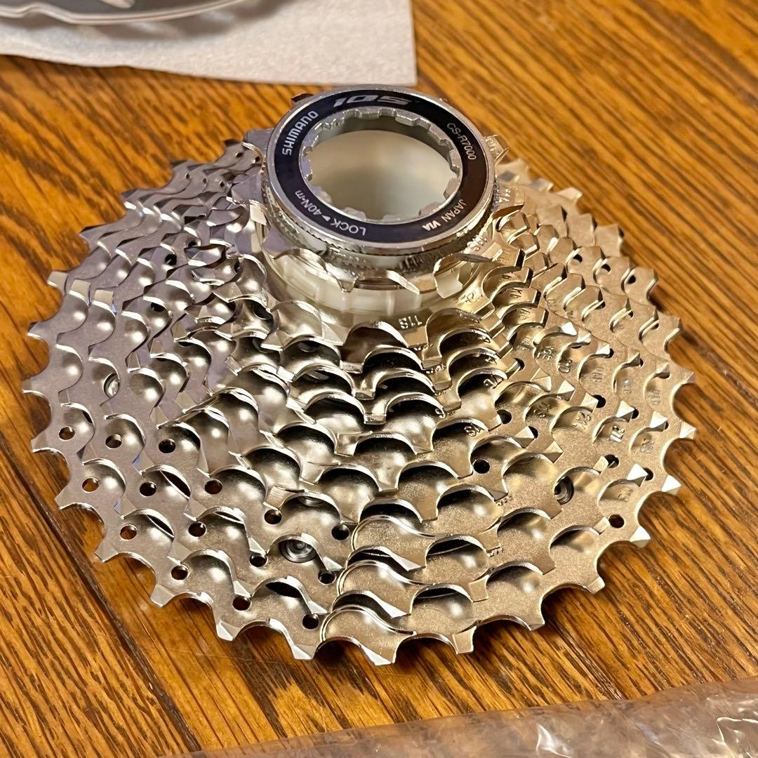 新品　Shimano 105 R7020 油圧ディスクブレーキ用コンポセット